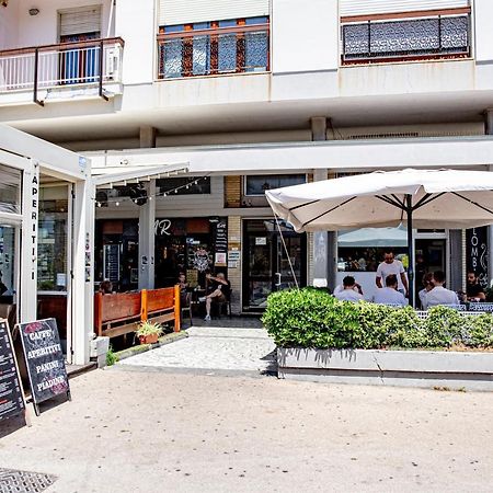Elegante Camera Con Finiture Di Lusso Appena Ristrutturata Marina di Carrara Kültér fotó