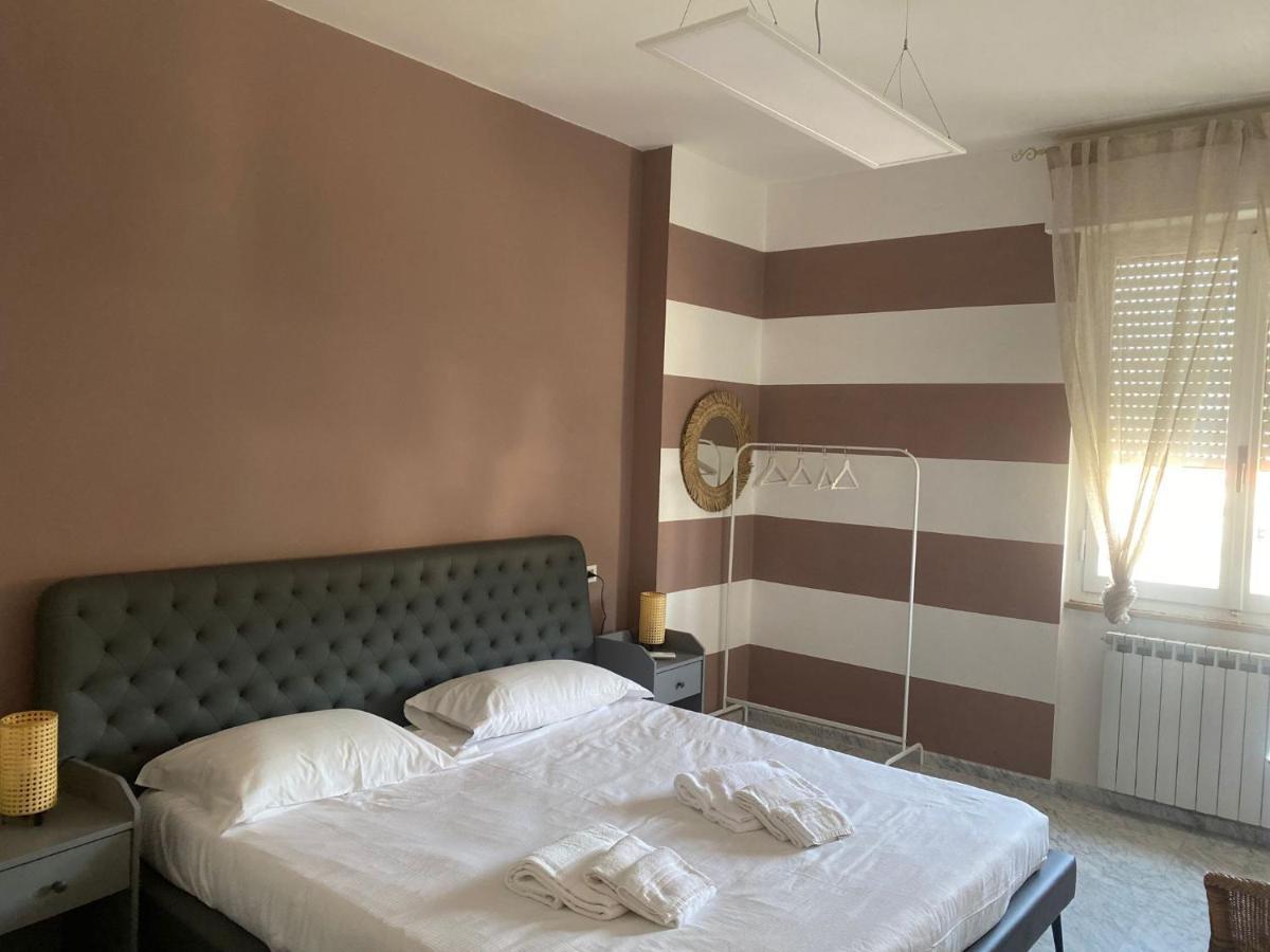 Elegante Camera Con Finiture Di Lusso Appena Ristrutturata Marina di Carrara Kültér fotó