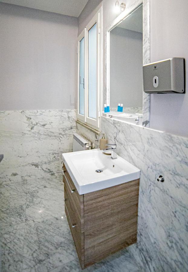 Elegante Camera Con Finiture Di Lusso Appena Ristrutturata Marina di Carrara Kültér fotó