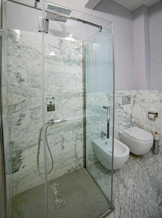 Elegante Camera Con Finiture Di Lusso Appena Ristrutturata Marina di Carrara Kültér fotó